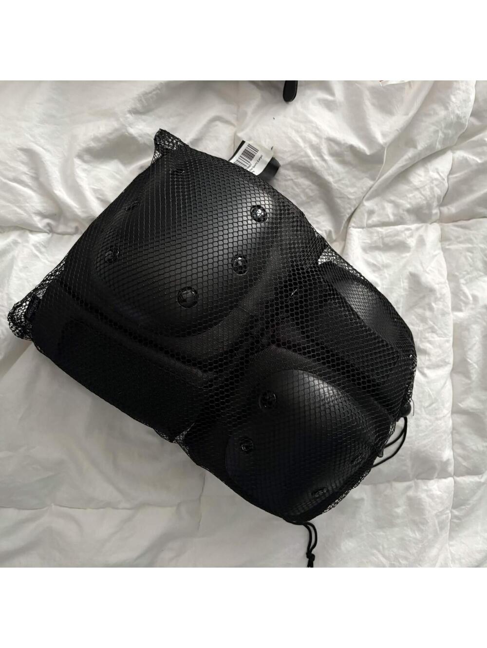 black knee pads